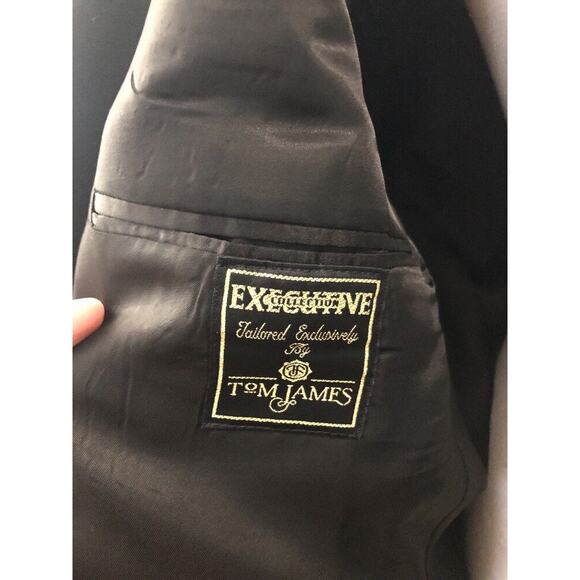 TOM JAMES BESPOKE BLACK TUXEDO ONE BUTTON 100%WOOL MADE IN U.S.A. APPROX.45LONG - Picture 5 of 12